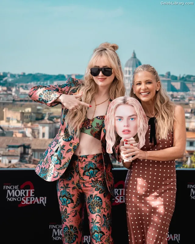 Kathryn Newton photo 13 of 1452