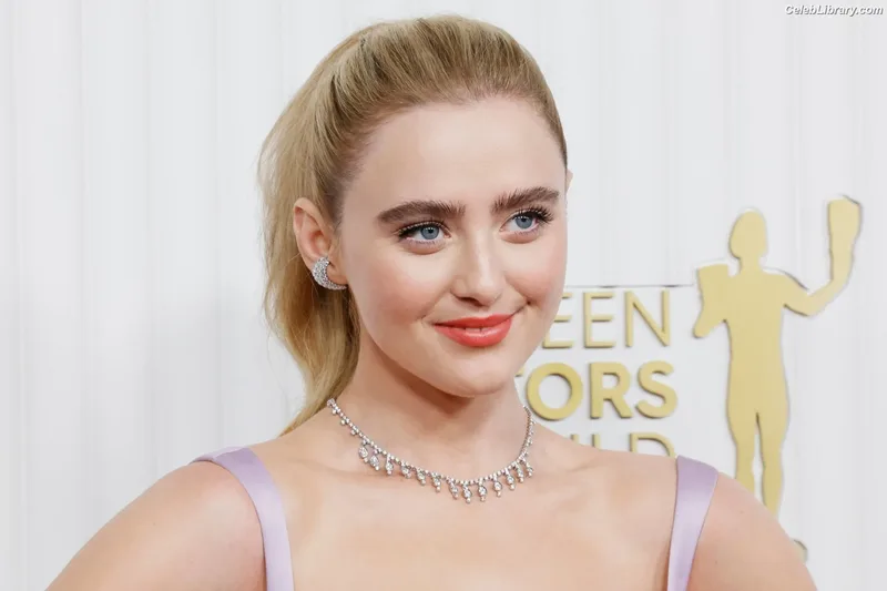 Kathryn Newton photo 22 of 1452