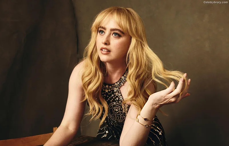 Kathryn Newton photo 13 of 1452