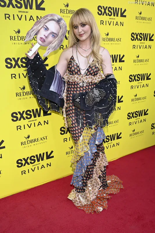 Kathryn Newton photo 20 of 1452