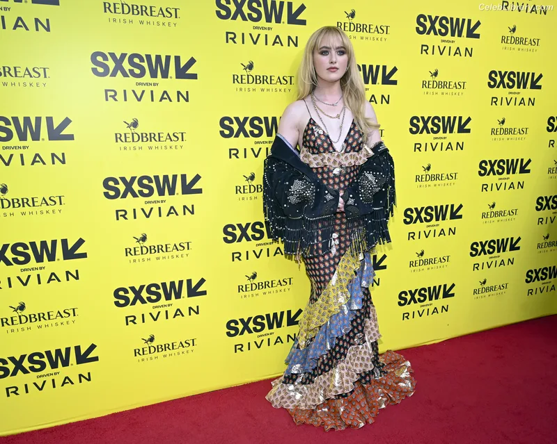 Kathryn Newton photo 22 of 1452