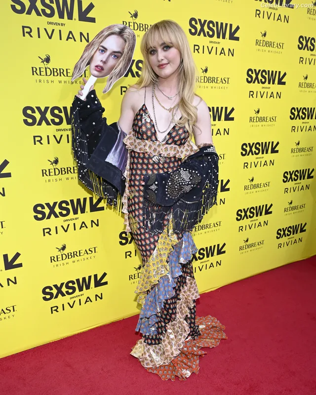 Kathryn Newton photo 24 of 1452