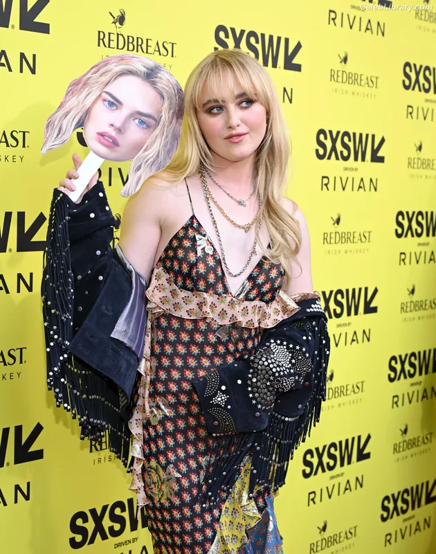 Kathryn Newton photo 3 of 1452