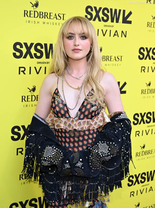Kathryn Newton photo 6 of 1452