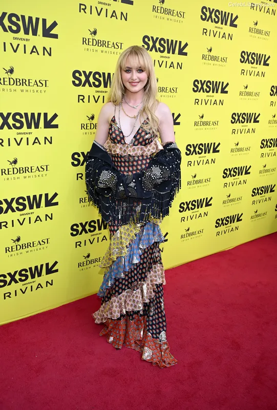 Kathryn Newton photo 13 of 1452