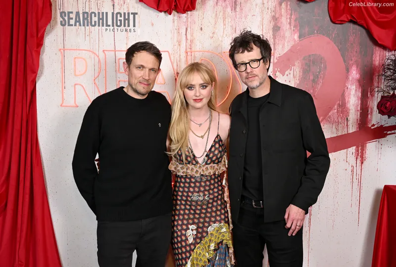 Kathryn Newton photo 18 of 1452