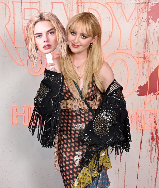 Kathryn Newton photo 22 of 1452
