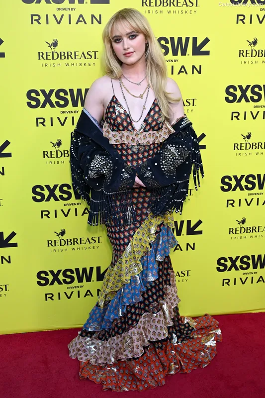 Kathryn Newton photo 6 of 1452