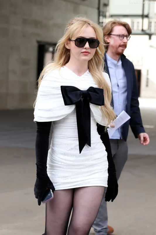 Kathryn Newton photo 12 of 1452