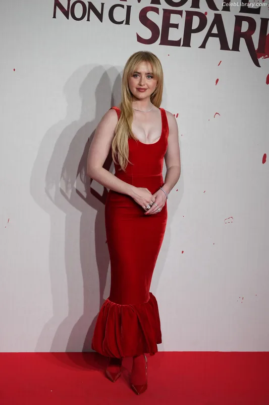 Kathryn Newton photo 17 of 1452