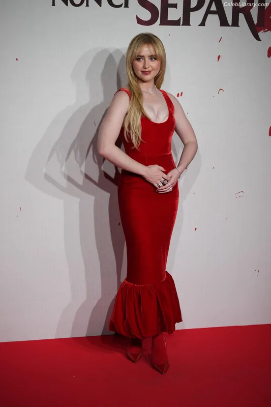Kathryn Newton photo 18 of 1452