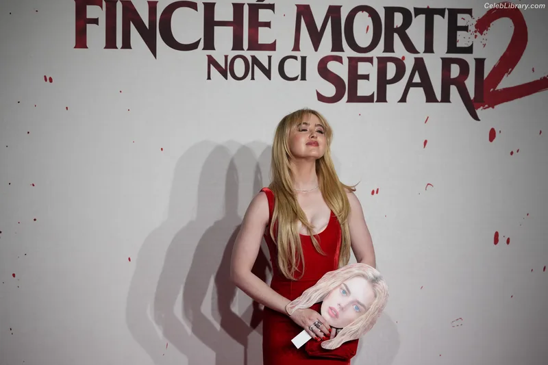 Kathryn Newton photo 1 of 1452