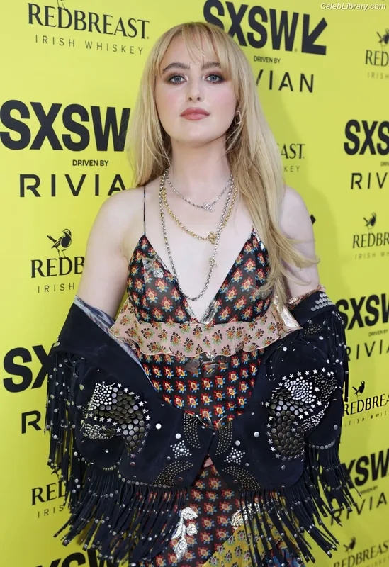 Kathryn Newton photo 19 of 1452