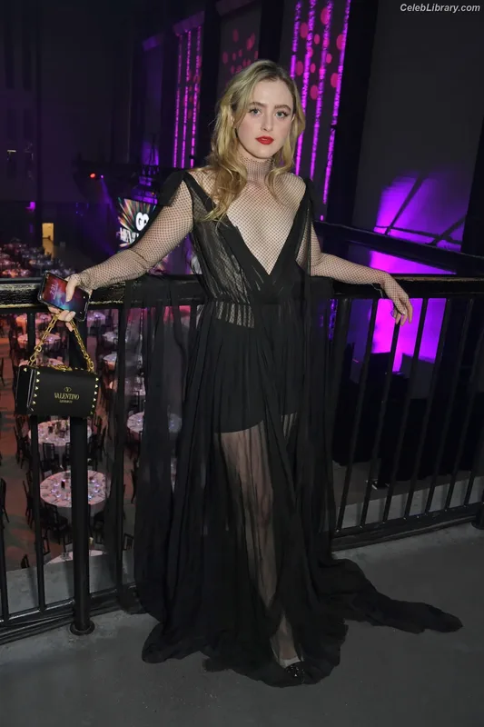 Kathryn Newton photo 22 of 1452