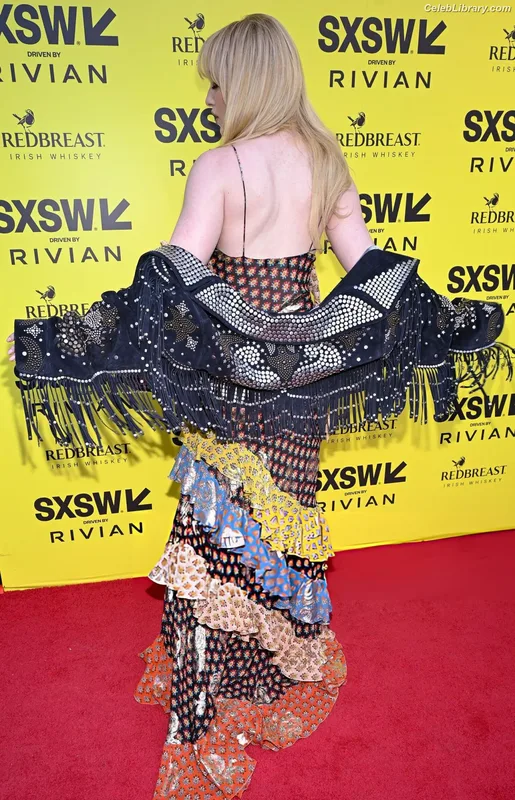 Kathryn Newton photo 1 of 1452