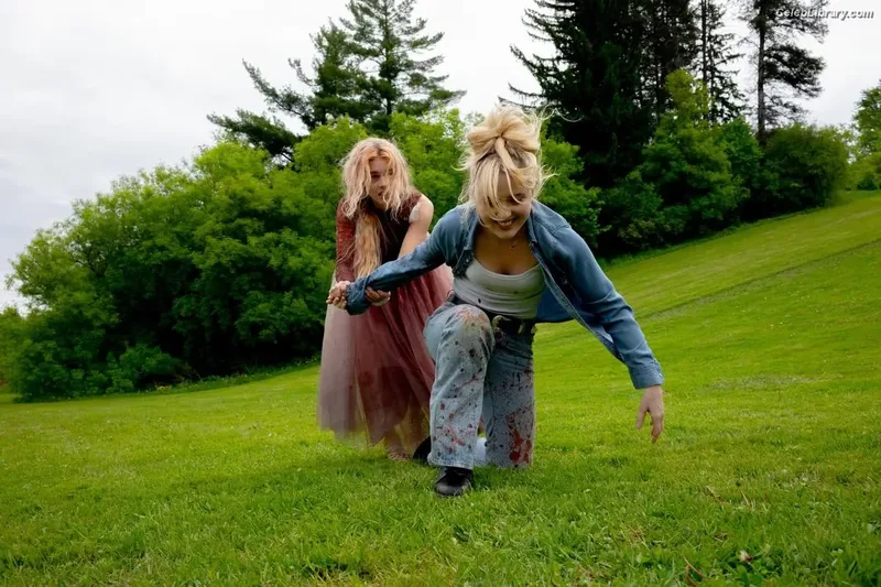 Kathryn Newton photo 21 of 1452