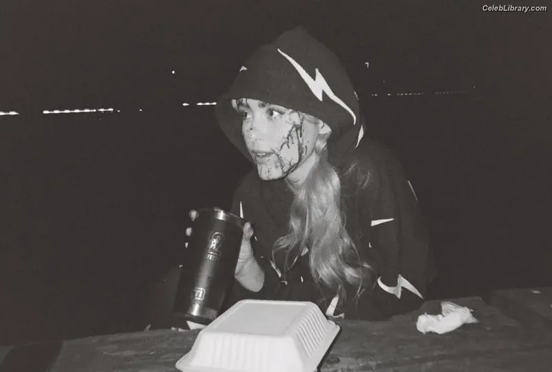 Kathryn Newton photo 1 of 1452