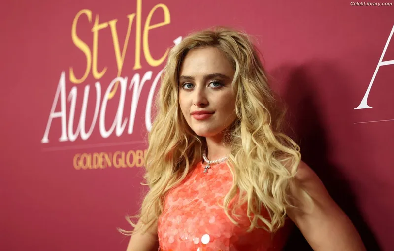 Kathryn Newton photo 21 of 1452