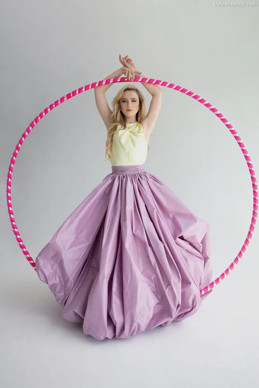 Kathryn Newton photo 22 of 1452