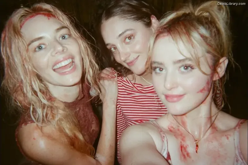 Kathryn Newton photo 1 of 1452