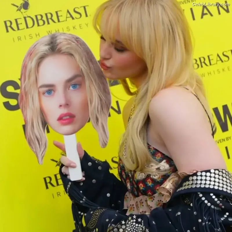 Kathryn Newton photo 2 of 1452