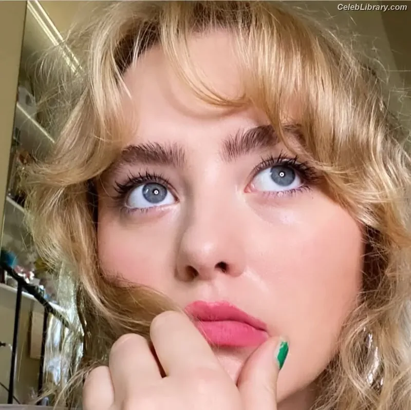 Kathryn Newton photo 15 of 1452