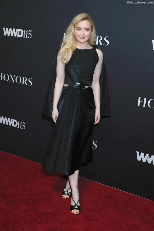 Kathryn Newton photo 14 of 1452