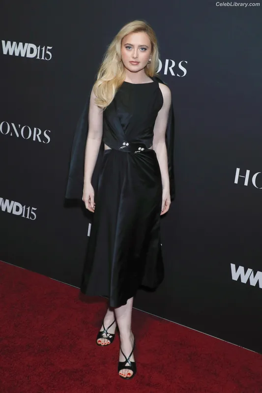Kathryn Newton photo 16 of 1452