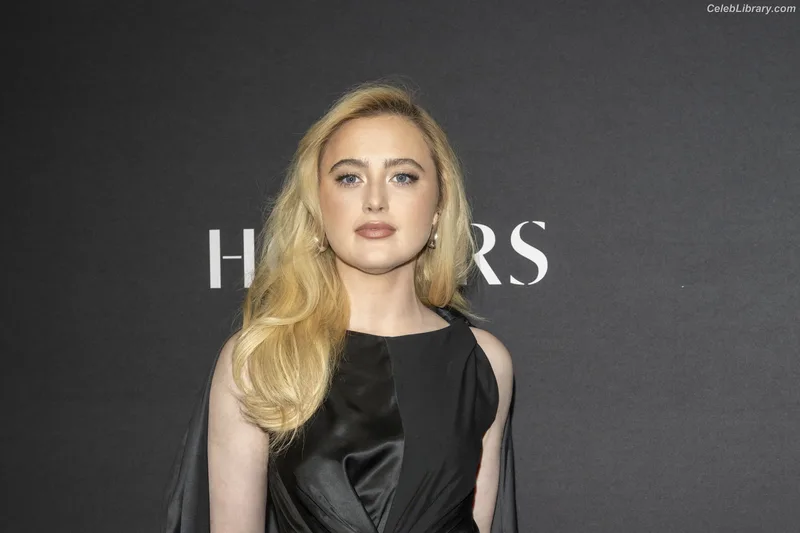 Kathryn Newton photo 23 of 1452