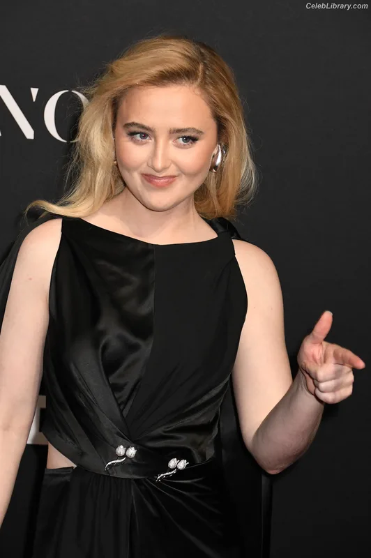 Kathryn Newton photo 24 of 1452