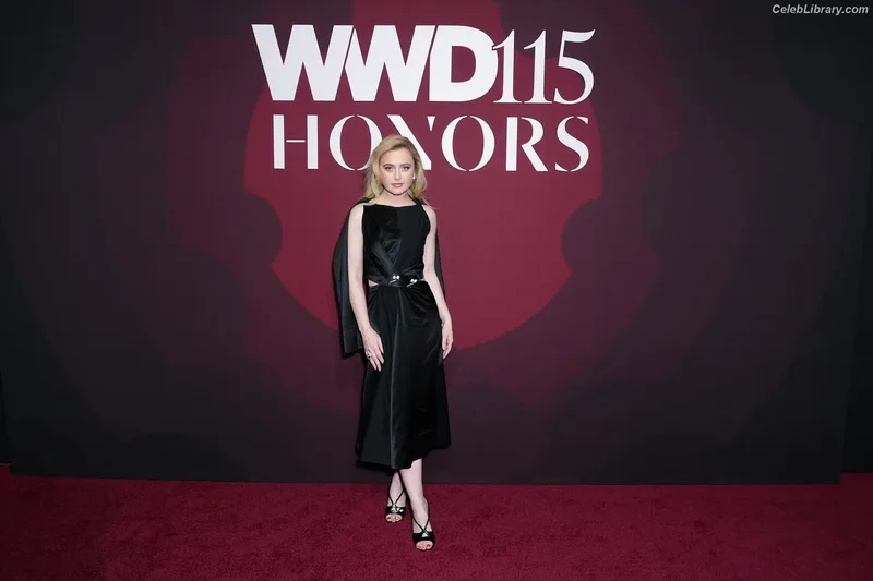 Kathryn Newton photo 4 of 1452