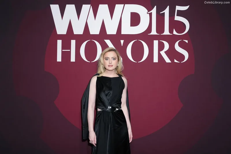 Kathryn Newton photo 5 of 1452