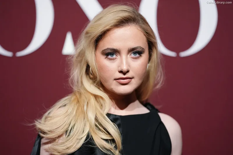 Kathryn Newton photo 6 of 1452