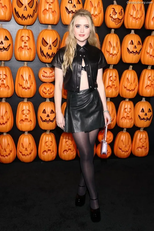 Kathryn Newton photo 3 of 1452