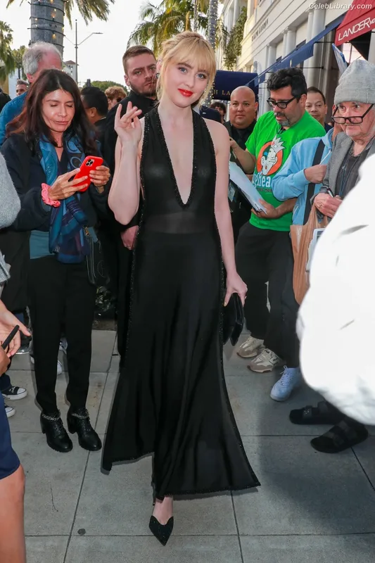 Kathryn Newton photo 10 of 1452