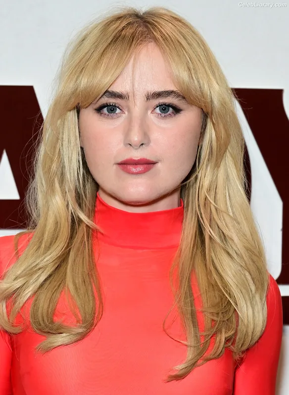 Kathryn Newton photo 14 of 1452