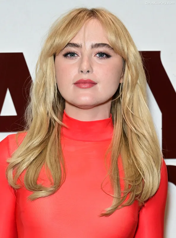 Kathryn Newton photo 17 of 1452