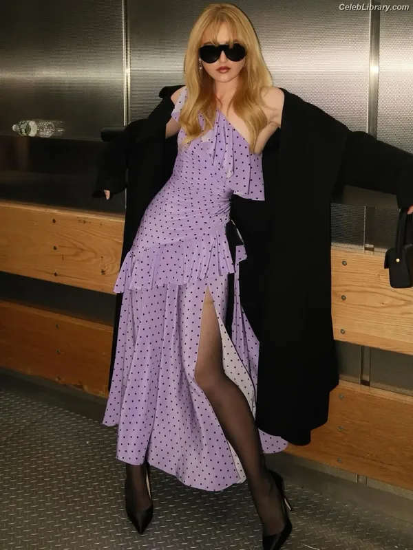 Kathryn Newton photo 12 of 1452