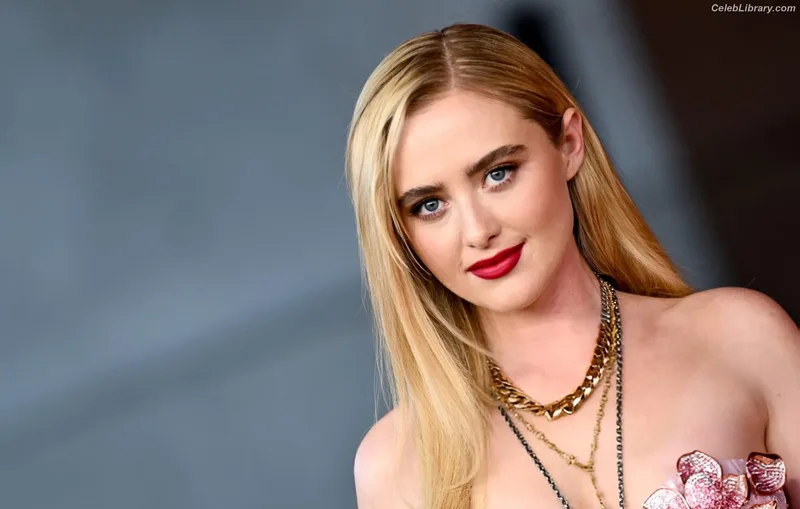 Kathryn Newton photo 23 of 1452