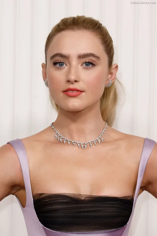 Kathryn Newton photo 13 of 1452
