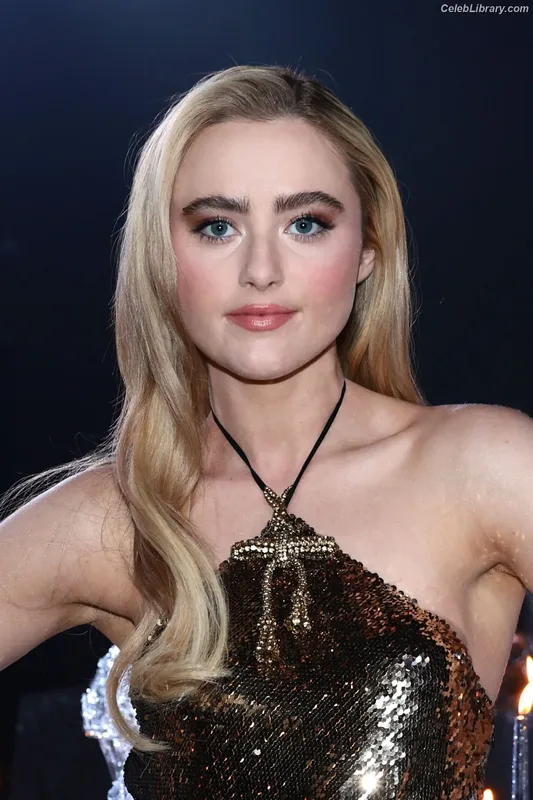 Kathryn Newton photo 16 of 1452