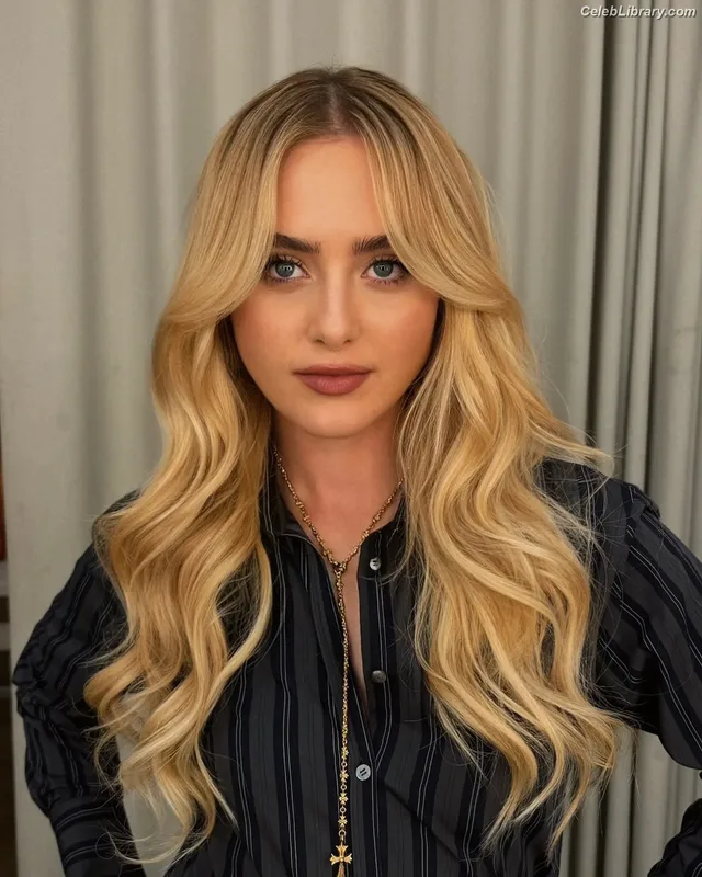 Kathryn Newton photo 4 of 1452