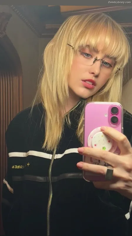 Kathryn Newton photo 7 of 1452