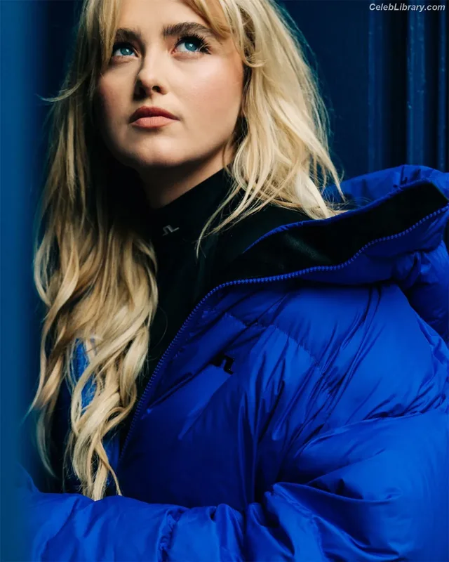 Kathryn Newton photo 3 of 1452