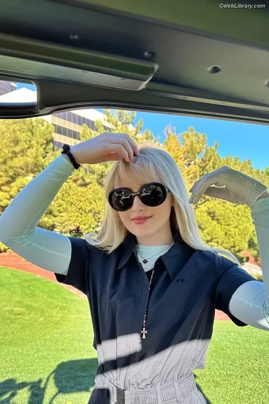 Kathryn Newton photo 24 of 1452