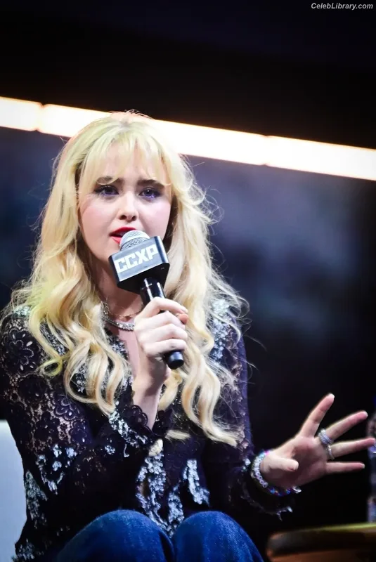 Kathryn Newton photo 6 of 1452