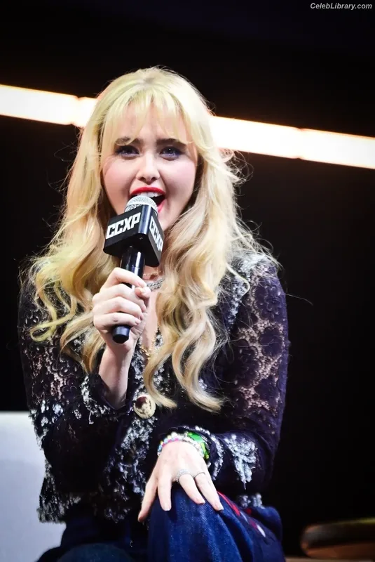 Kathryn Newton photo 8 of 1452