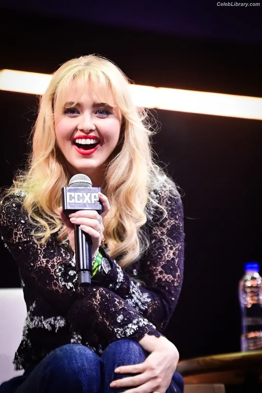 Kathryn Newton photo 9 of 1452