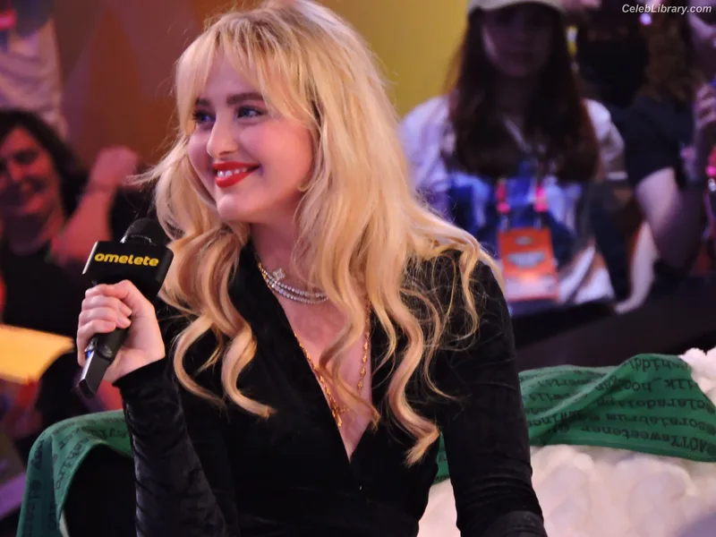 Kathryn Newton photo 10 of 1452