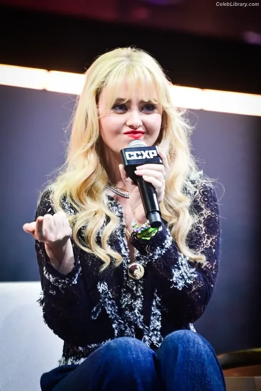Kathryn Newton photo 18 of 1452